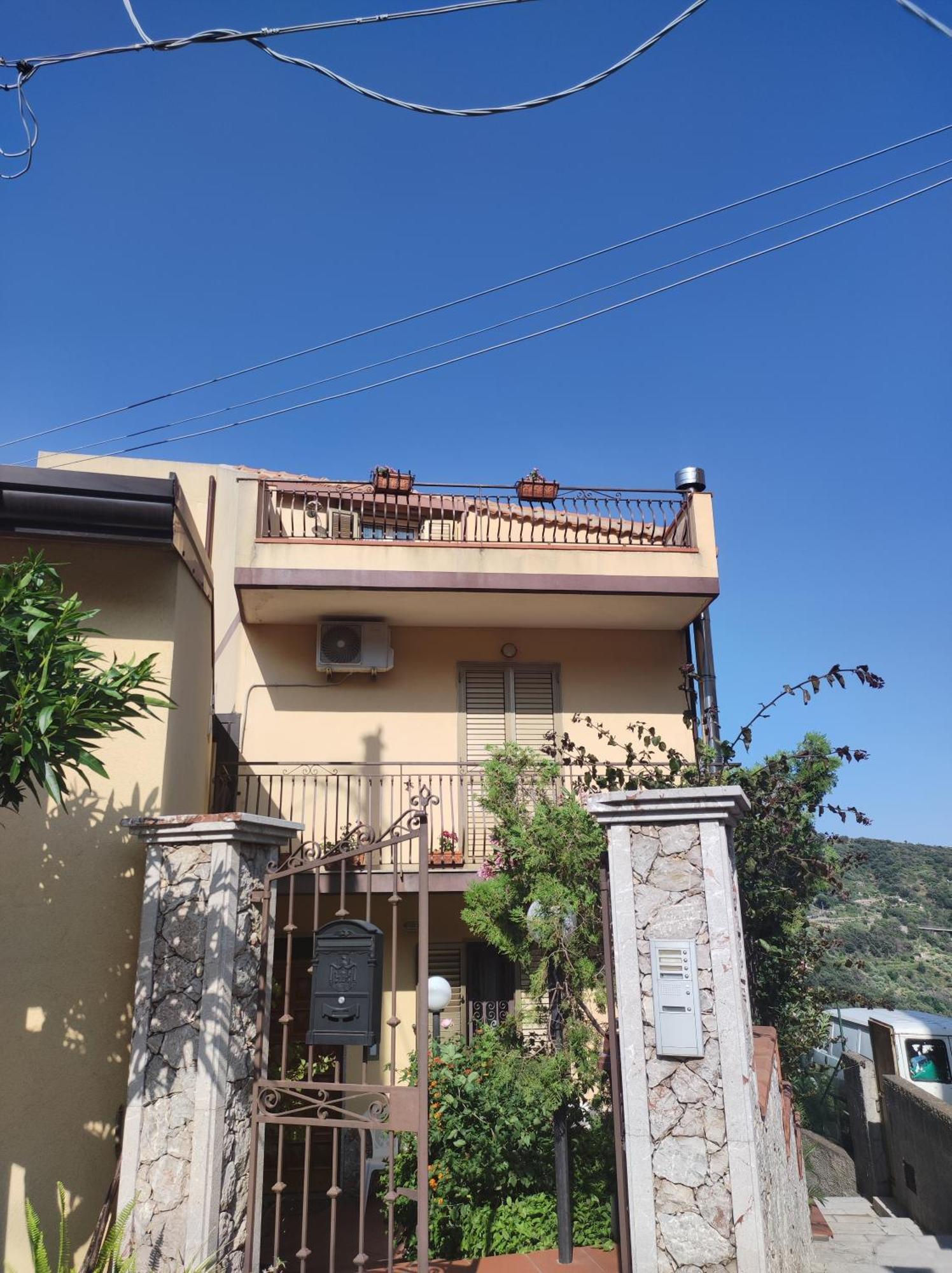 La Panoramica Apartment Gallodoro Exterior photo
